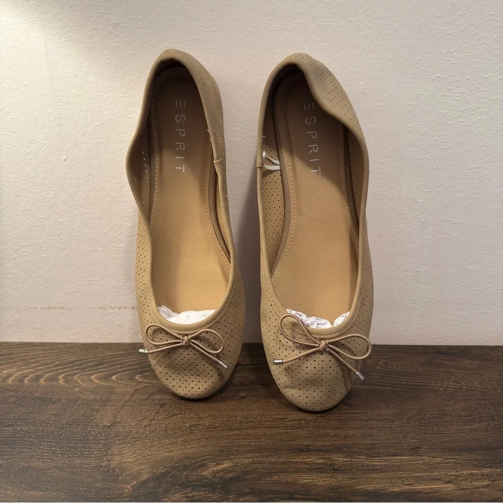 Esprit Women's Patti Ballet Comfortable Flat in Taupe  Perforated Size 9 NEW
